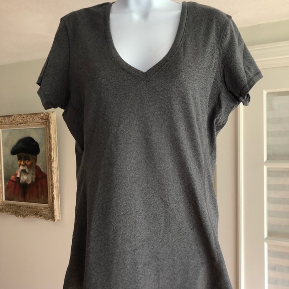 UA Fitted Workout Shirt - Picture 1 of 4